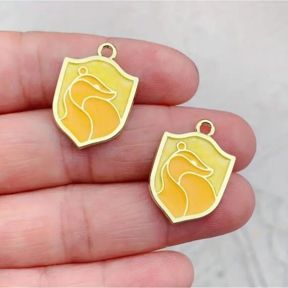 Harry Potter Hogwarts Hufflepuff Enamel Necklace Pendant 113-1 - Picture 2 of 4